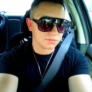 Meet your Posher, Víctor emmanuel